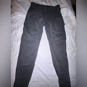 Men’s black cargo joggers